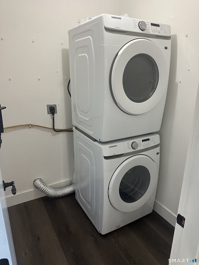 Building Photo - 9 Woodacre Ln