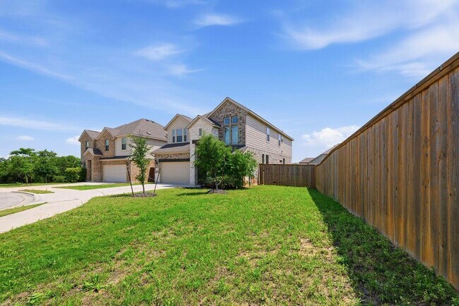 Building Photo - 1005 Ridge Runner Dr
