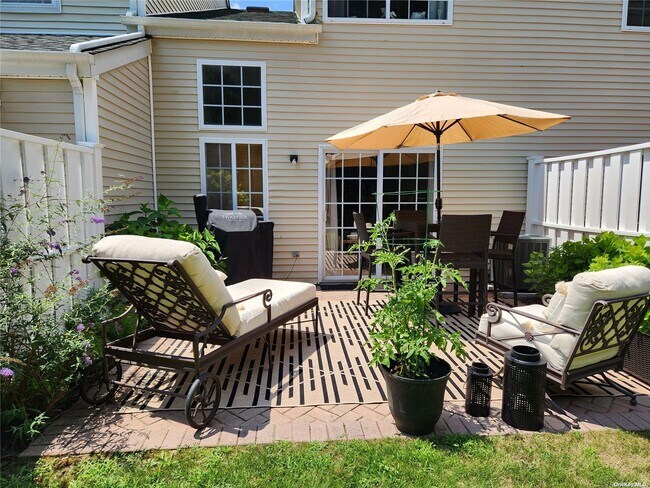 Building Photo - 336 Prairie Ct