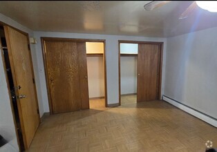 Building Photo - $550 - 1 bed 1 bath - Multi-Family