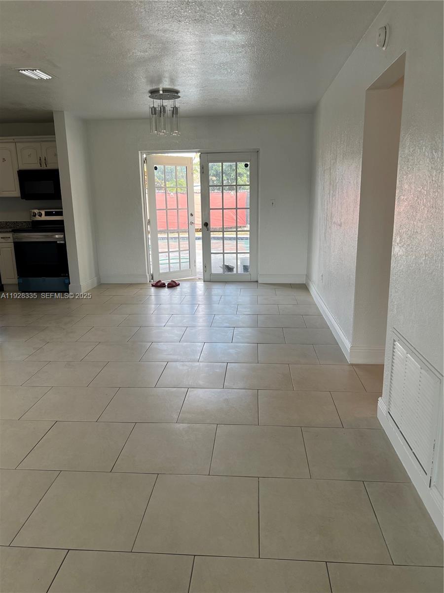 Building Photo - 17331 NW 45th Ct