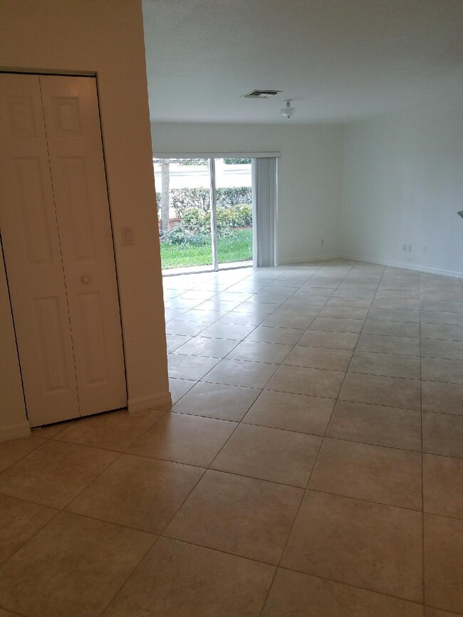 Building Photo - 22138 Majestic Woods Way