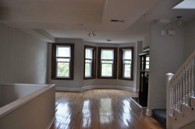 Building Photo - 1246 Columbia Rd NW