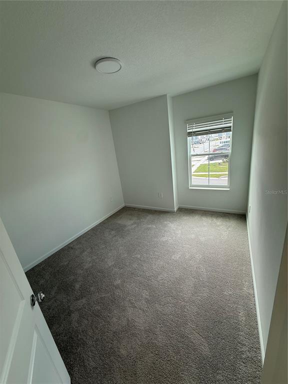 Building Photo - 3066 Chantilly Dr