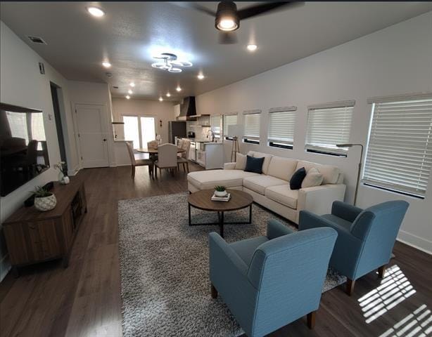 Building Photo - 902 Chestnut St