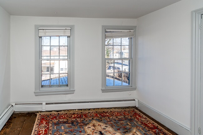 Building Photo - 34 Buttonwood St