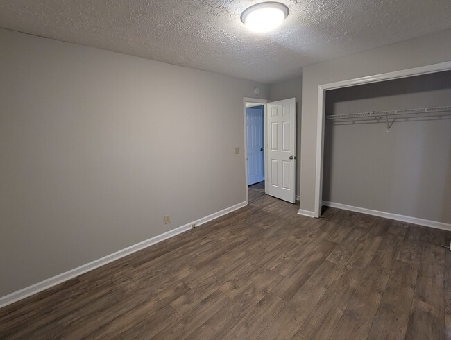 Building Photo - 1403 Cedardale Ct