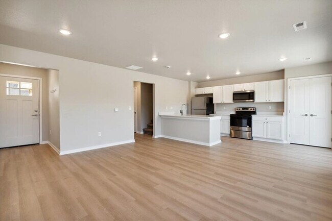 Building Photo - Perry Townhomes