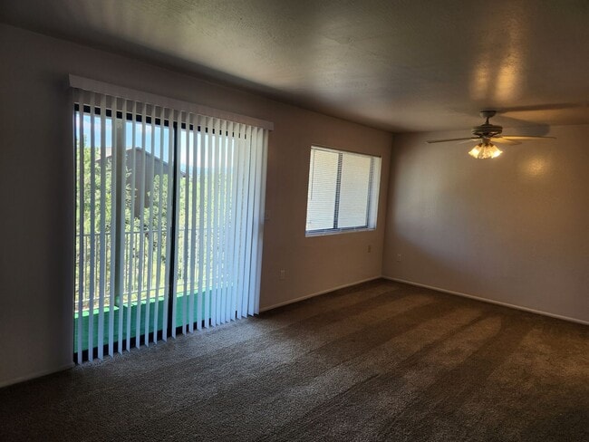 Building Photo - 204 E Jura Cir