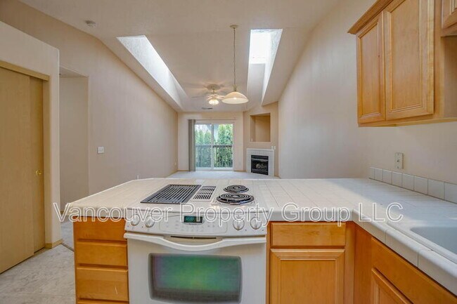 Building Photo - 4000 NE 109th Ave