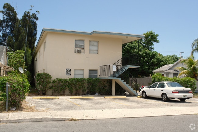 Building Photo - 1110 N H St