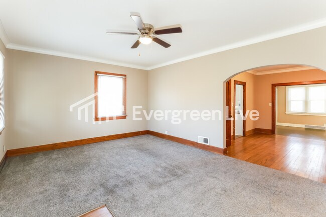 Building Photo - 3123 Fontenelle Blvd