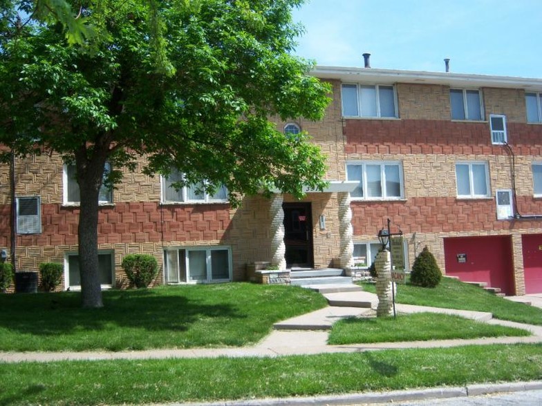 Primary Photo - Rachelle Apartments