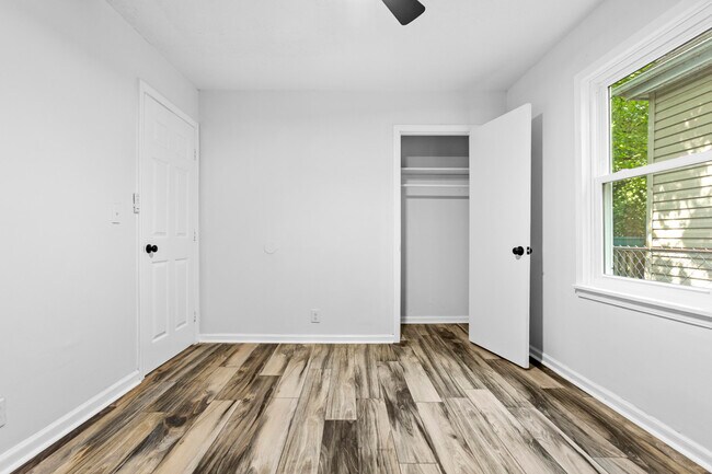 Building Photo - 317 Ross Ave