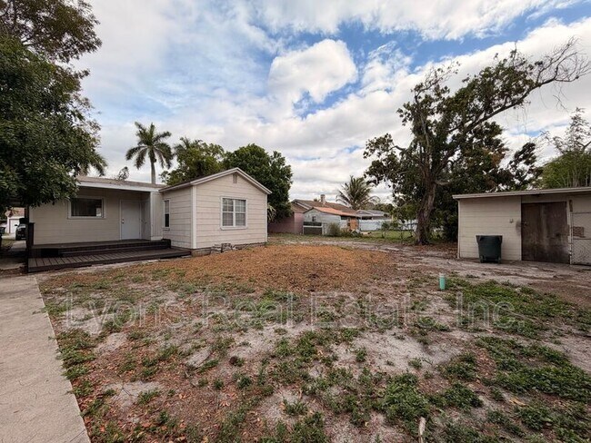 Building Photo - 2114 Dora St