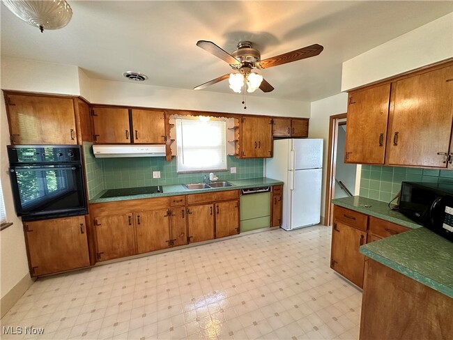 Building Photo - 114 Greencrest Terrace