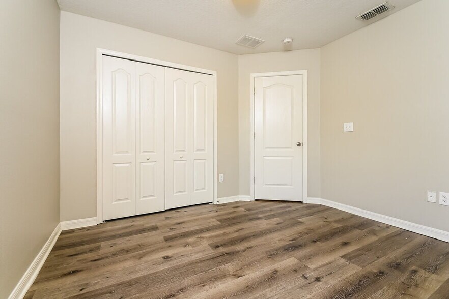 Building Photo - 6402 Trent Creek Dr