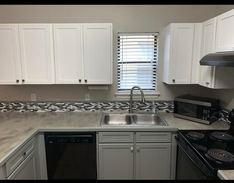 Building Photo - 5131 Butter Creek Ln