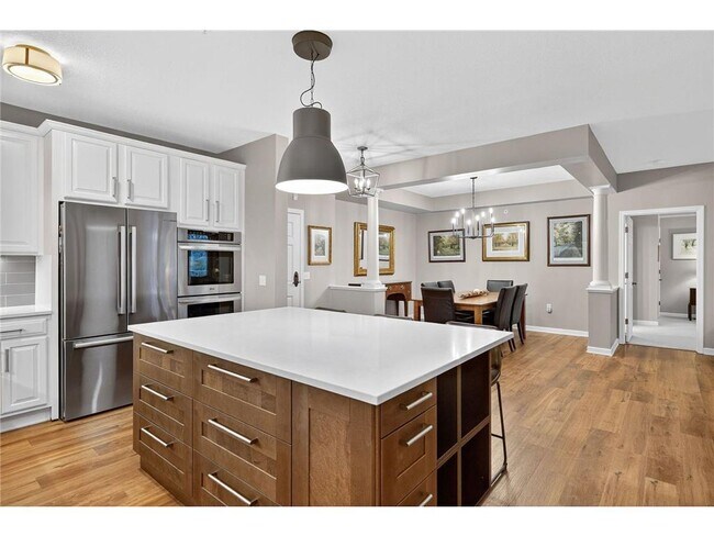 Building Photo - 5250 Grandview Square