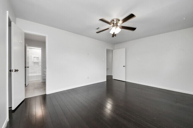 Building Photo - 3410 Crow Valley Dr