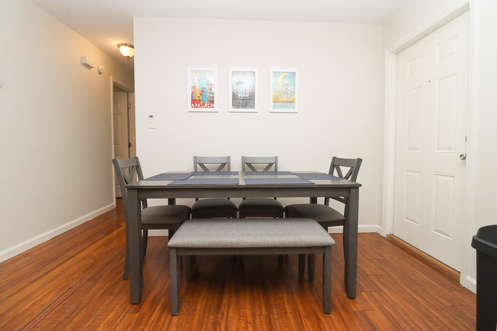 Building Photo - 1904 Karen Ln