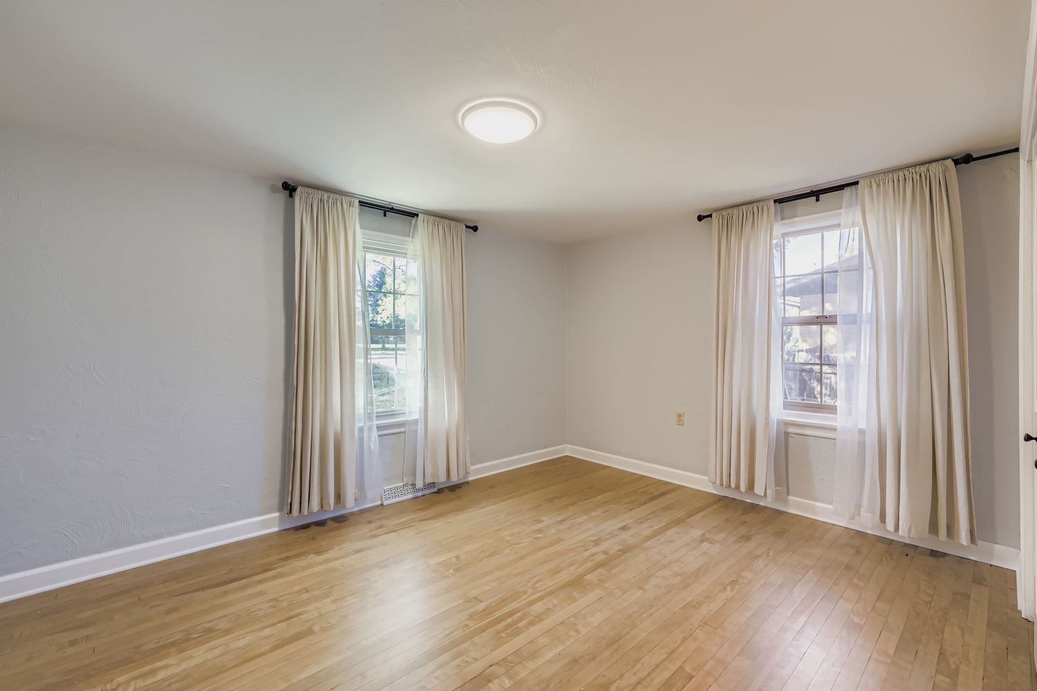 Building Photo - 30 S Hoyt St