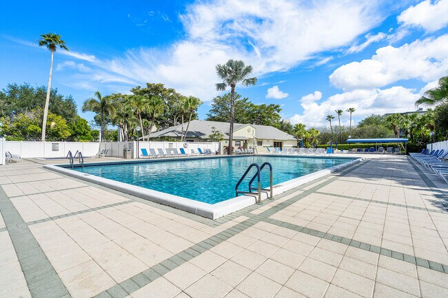 Building Photo - 2230 N Cypress Bend Dr