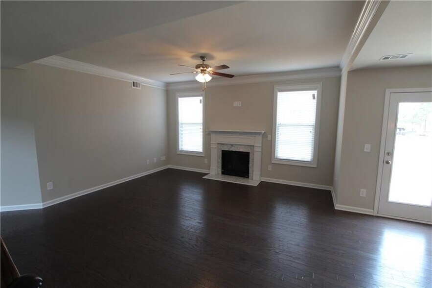 Building Photo - 5729 Shore Isle Ct