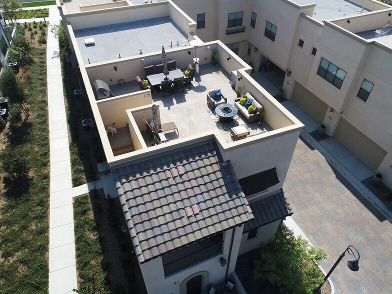 Building Photo - 168 Follyhatch