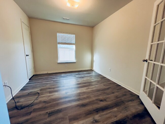 Building Photo - 1307 Tobin St