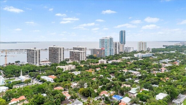 Building Photo - 34 SW 18th Rd