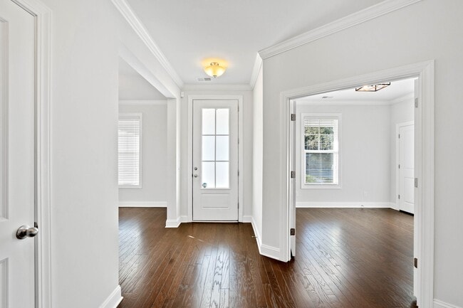 Building Photo - 3740 Sage Dr