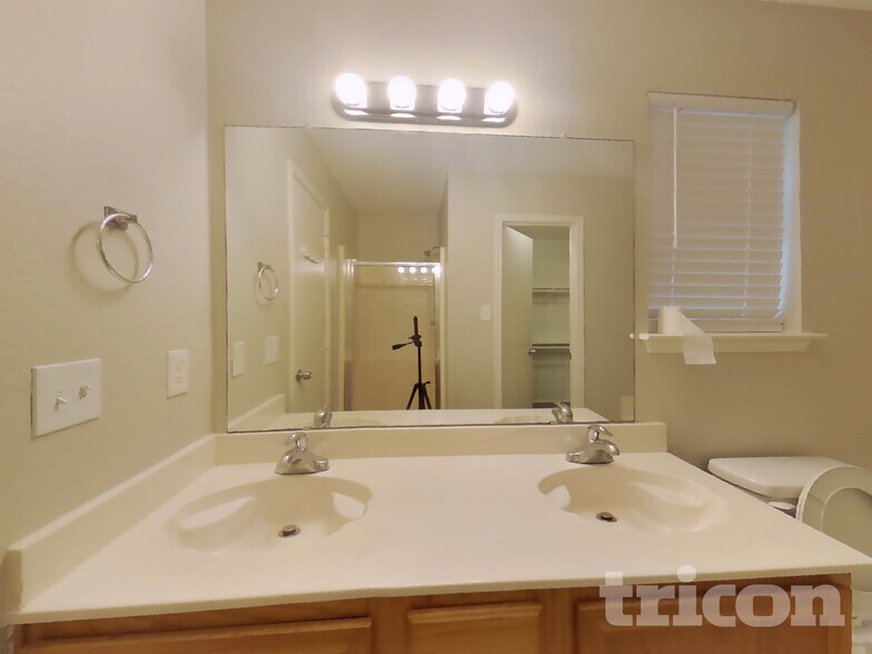 Building Photo - 6112 Wall St