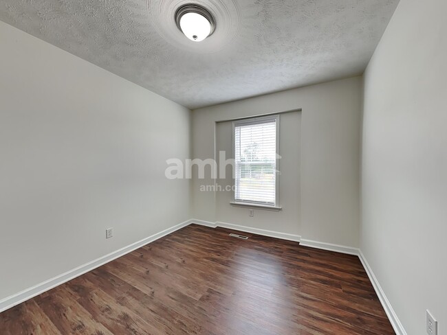 Building Photo - 6025 Brentwood Park Pl