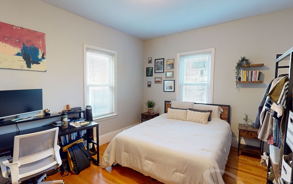 Building Photo - 23 Tufts St