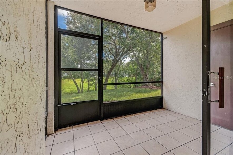 Building Photo - 6154 Burnside Cir