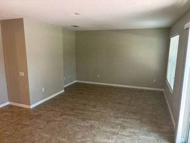 Building Photo - Beautiful 2-Story Townhome in Battaglia Subdivision, St. Cloud, FL