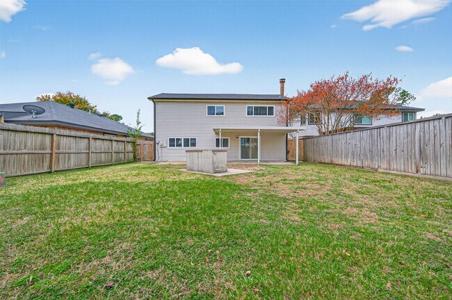 Building Photo - 10706 Lazy Meadows Dr