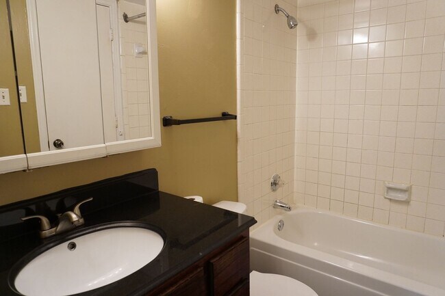 Building Photo - VIEW NOW - COMING SOON - Charming 3-Bedroom Duplex in East Dallas with Garage & Fenced Yard