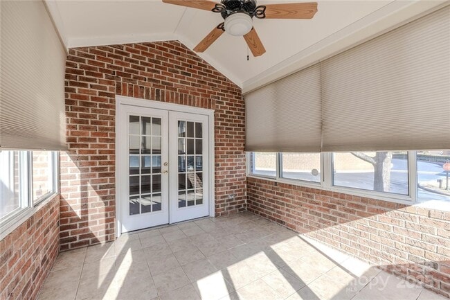 Building Photo - 8189 Windsor Ridge Dr