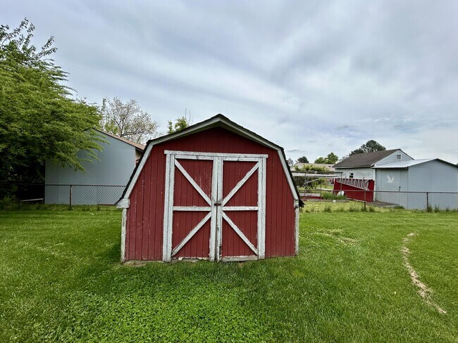 Building Photo - 1004 Hearth Ct