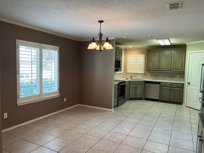 Building Photo - North Pointe Retreat with Backyard Oasis