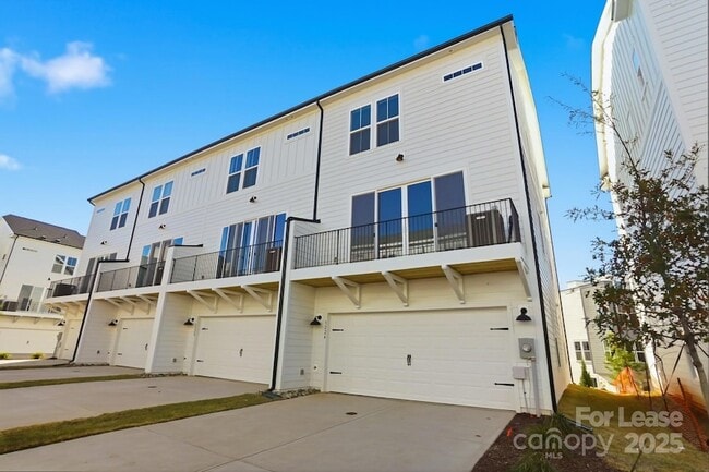 Building Photo - 3224 Drift St