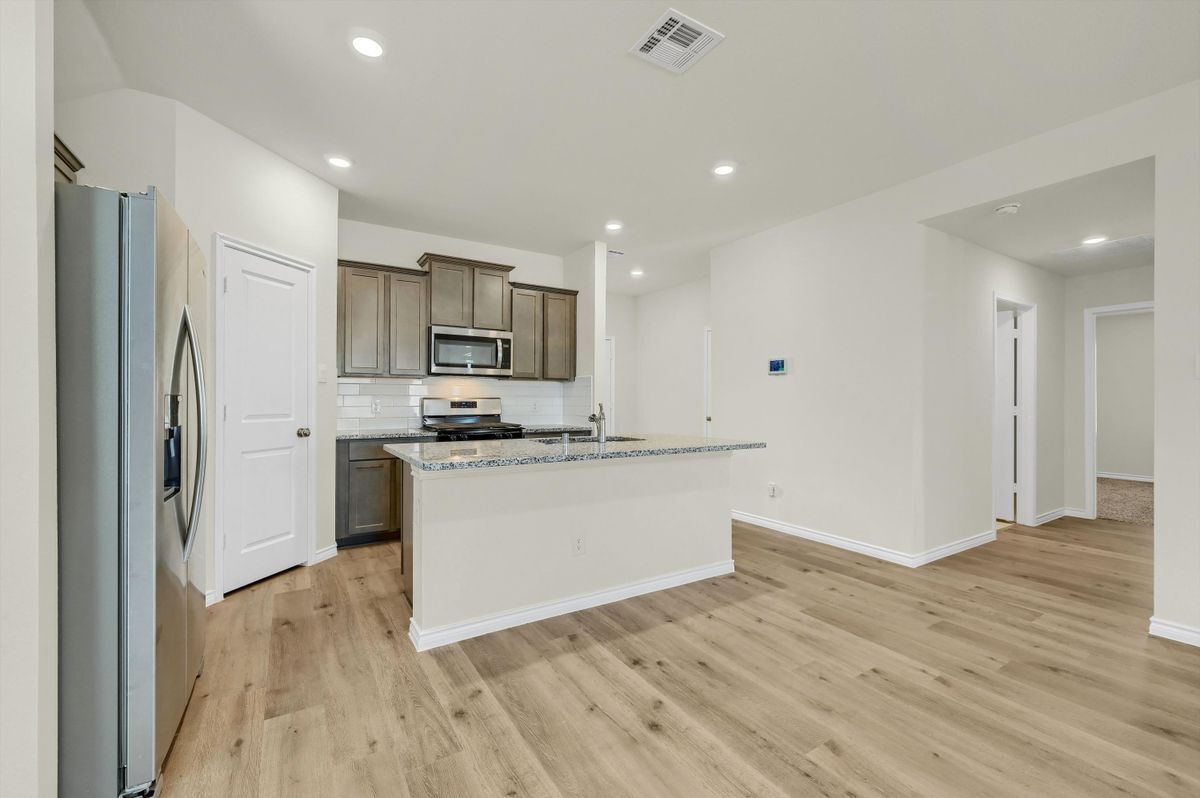 Building Photo - 804 Honey Maple St