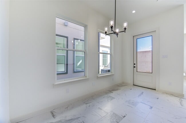 Building Photo - 2931 El Fenice Ln