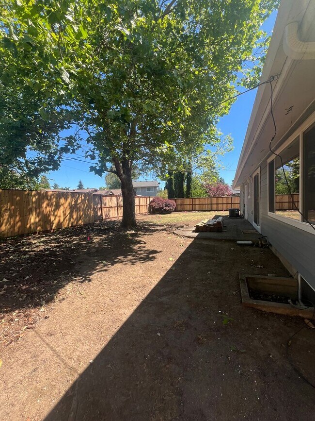 Building Photo - Completely remolded 3-Bedroom 2-Bathroom house