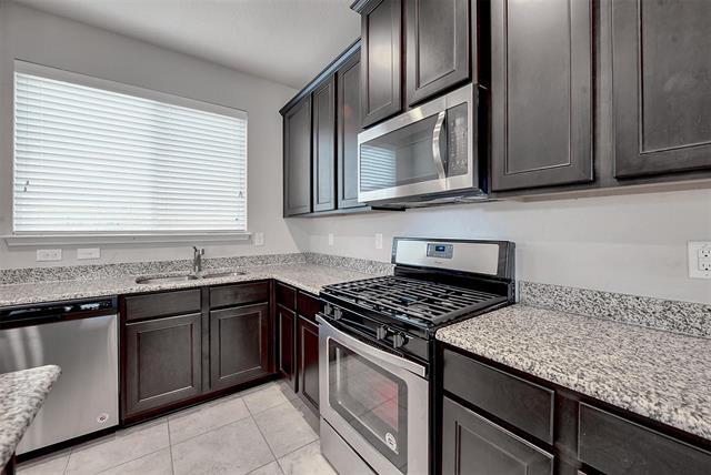 Building Photo - 1504 Emerald Tree Pl