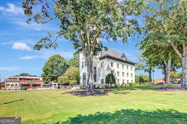 Building Photo - 125 Belle Dr