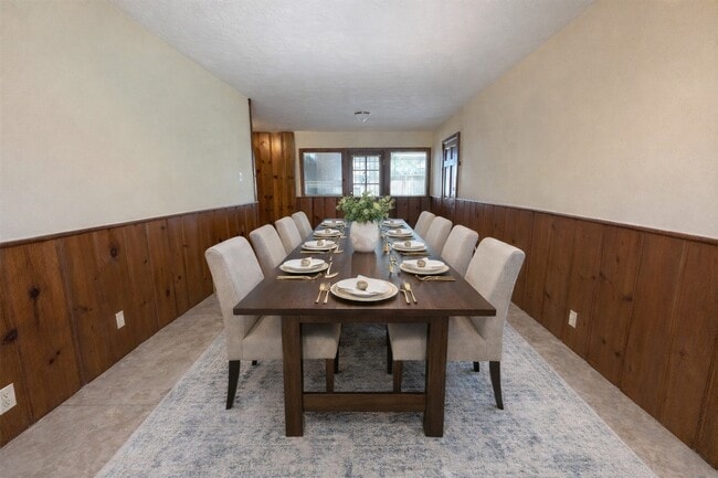 Building Photo - 903 Lamonte Ln