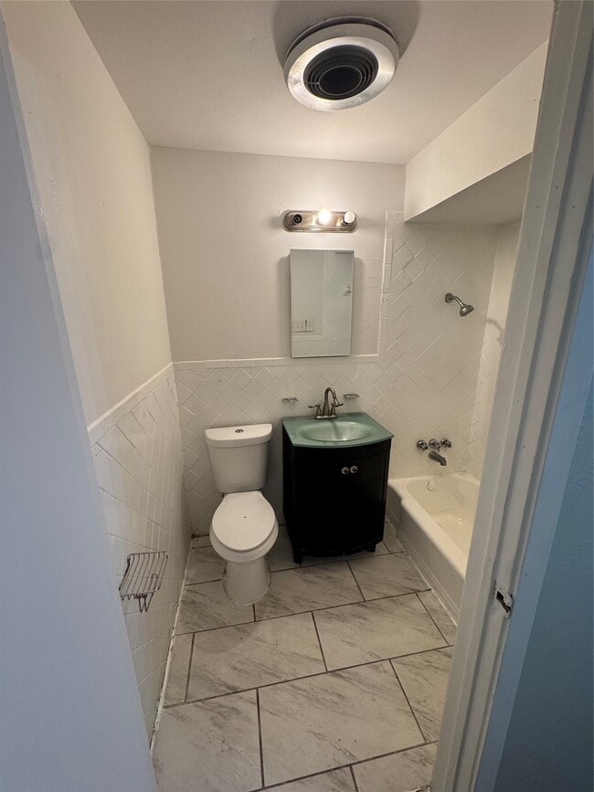 Building Photo - 2522 Jackson